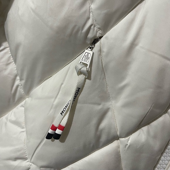Moncler White Diamond Pattern Down Jacket - Picture 5 of 14